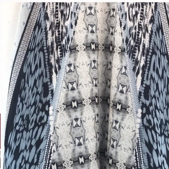 EUC CAbi Mix Print Chiffon Sleeveless Tunic Blouse #253 - Picture 3 of 8